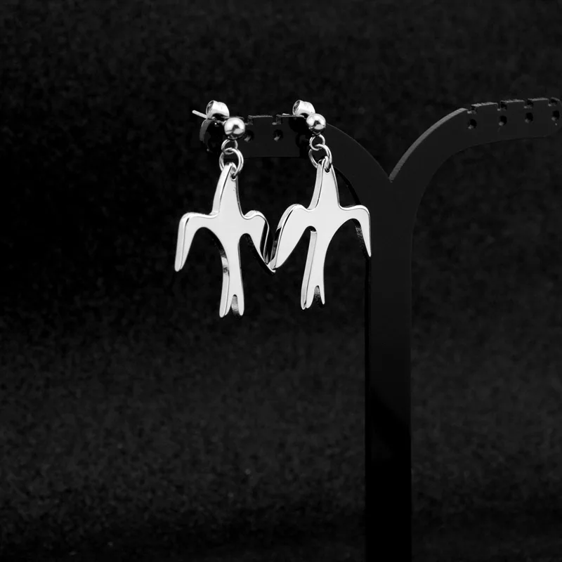 

2021 New Spirit Swallow Earrings Personality Girl Street Clap Earrings Spring Earrings Clip Unique Animal Earrings серьга