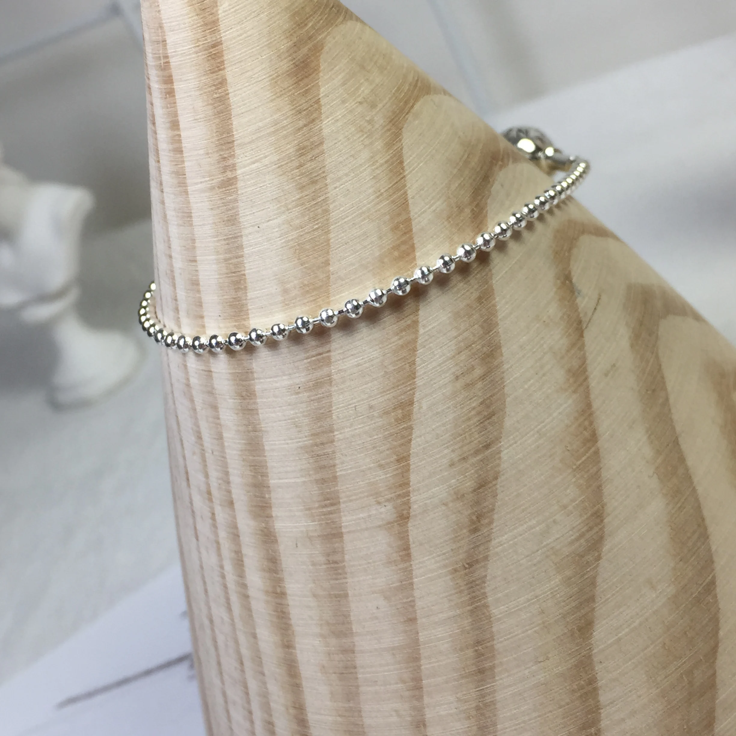 

2019 100% 925 Sterling Silver E Series Classic Women Charm Is Suitable for Matching with Beats Basic Bracelet FREE Shipping