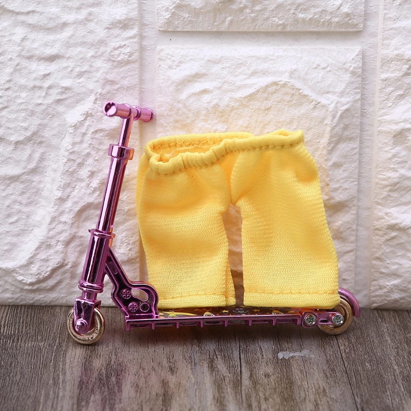 

1Set Finger Toy Box Assembly Finger Scooter Skateboard for Toddlers Mini Gadget Set Ride Finger Toy Kids Party Favors