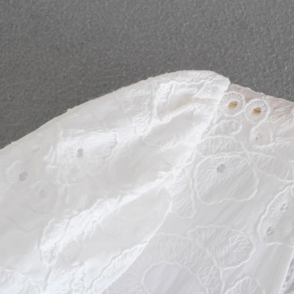 

2021 Summer New Fashion White French V-neck Hollow Embroidery Long Dress Puff Sleeve Loose Skirt