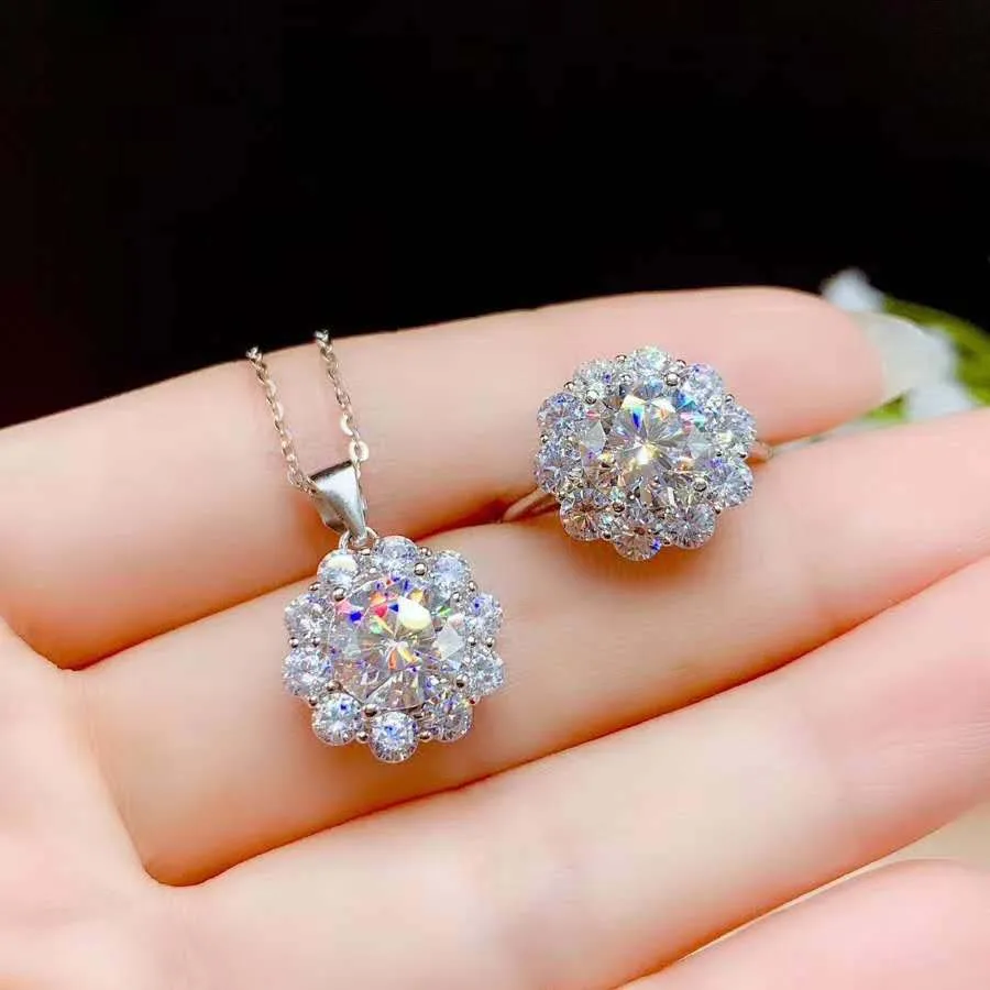 

Женский комплект из кольца и кулона, из серебра 925 пробы