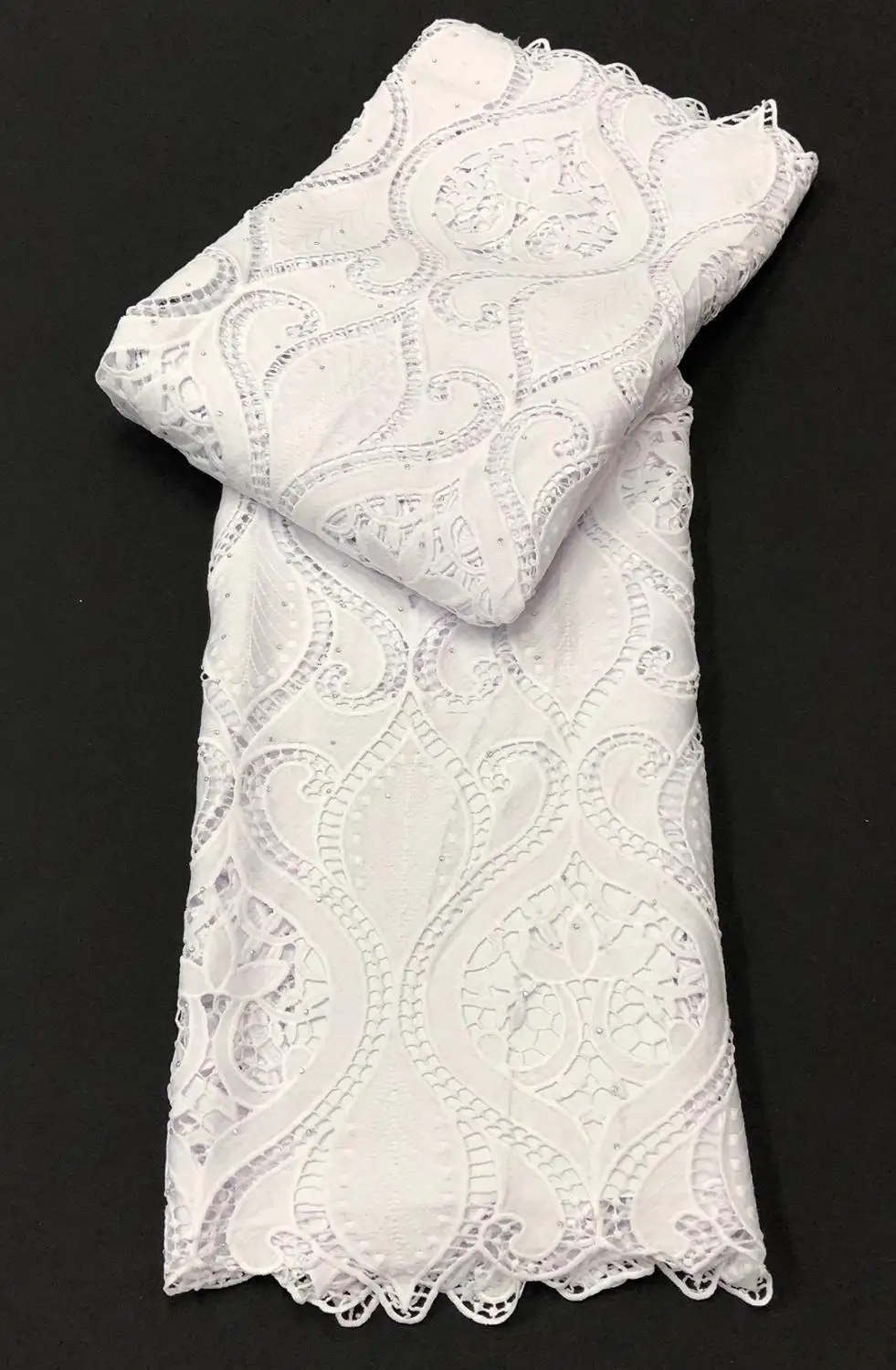 Кружевная ткань чисто-белая вышитая в африканском стиле водорастворимый