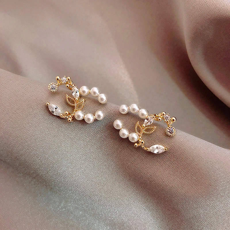 

Trendy Elegant Inlay Pearl Dazzling Zircon Garland Shape Ear-Studs Cute Double Letter C Earrings Charm Jewelry Gifts For Women