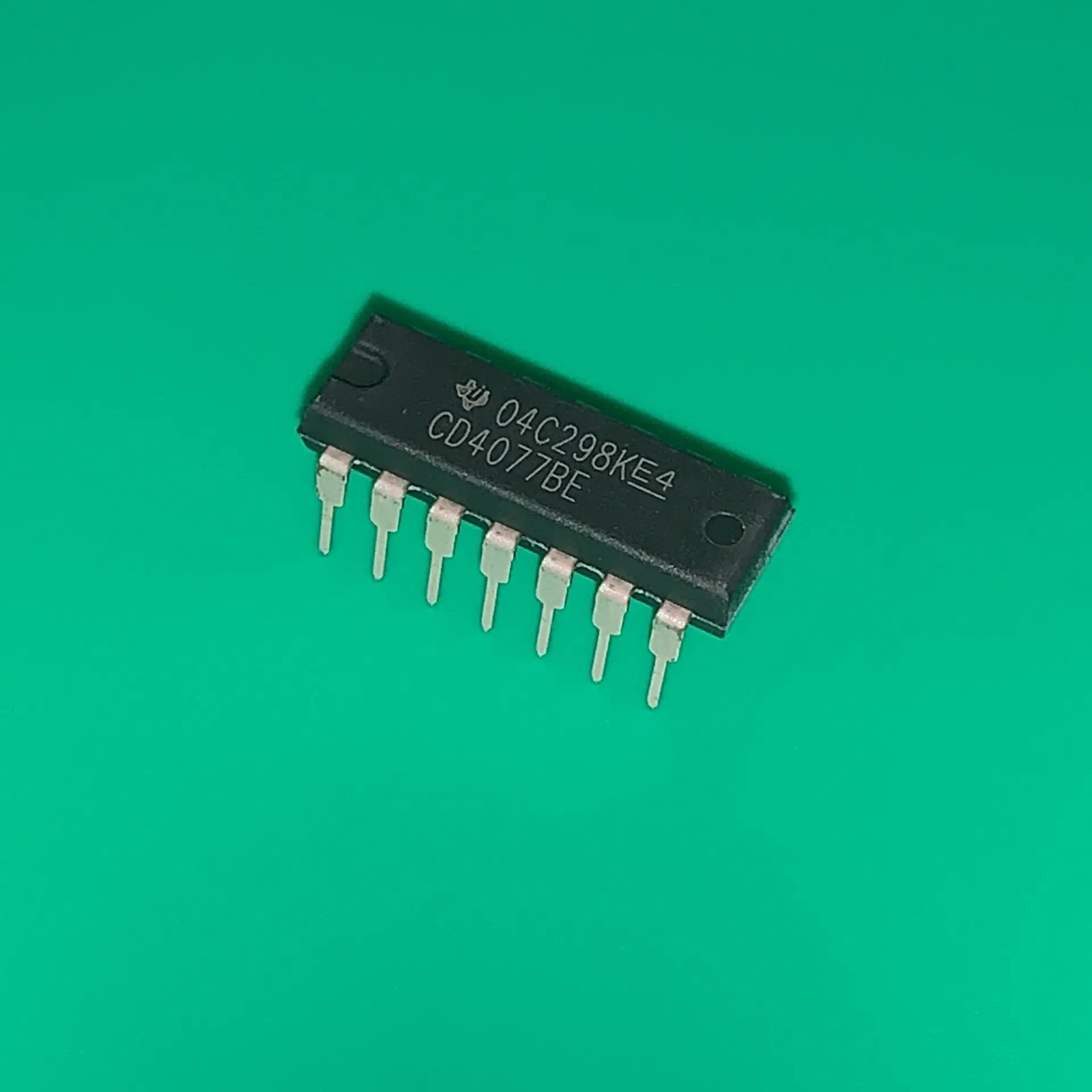 10 шт./лот CD4077BE DIP14 CD4077 BE CMOS Quad эксклюзивный-или эксклюзивный-NOR Gate IC GATE XNOR 4CH 2-INP 14DIP CD