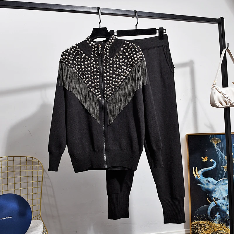 Женский трикотажный спортивный костюм с заклепками и цепочкой кардиган