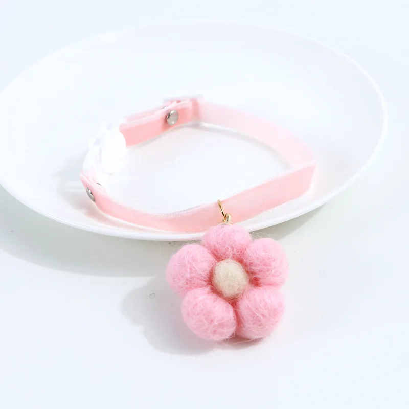 

Handmade velvet felt cat claw carrot flower cat dog rabbit collar cute pet adjustable necklace