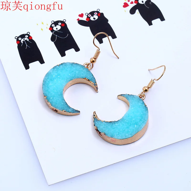 

The queen's new moon earrings, European, American, Japanese and Korean fashion temperament, street style stone earrings earrings