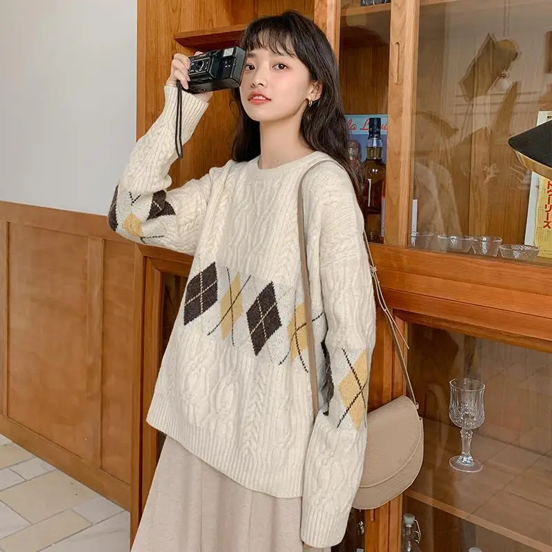 

New winter plus velvet thickened lazy wind round neck sweater female students loose wear pullover retro Hong Kong flavor sweater