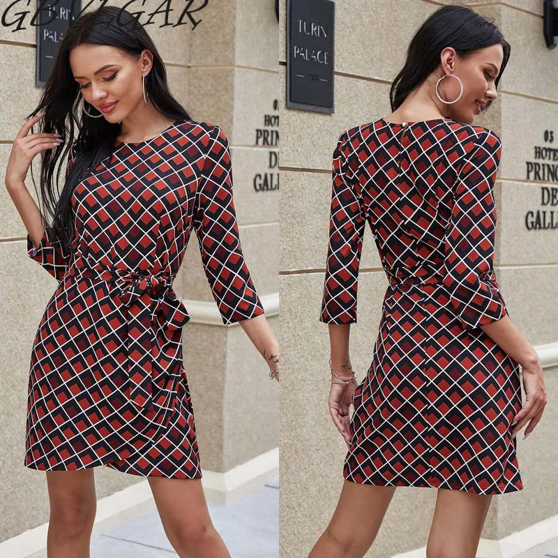 

Женская обувь красного цвета в клетку, без рукавов, с принтом и поясом, вечерние платья с рукавом «три четверти» с круглым вырезом, повседнев...