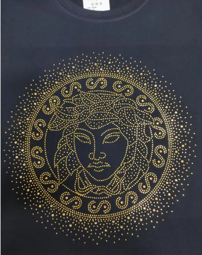 Мужской трикотажный пуловер в полоску с круглым вырезом