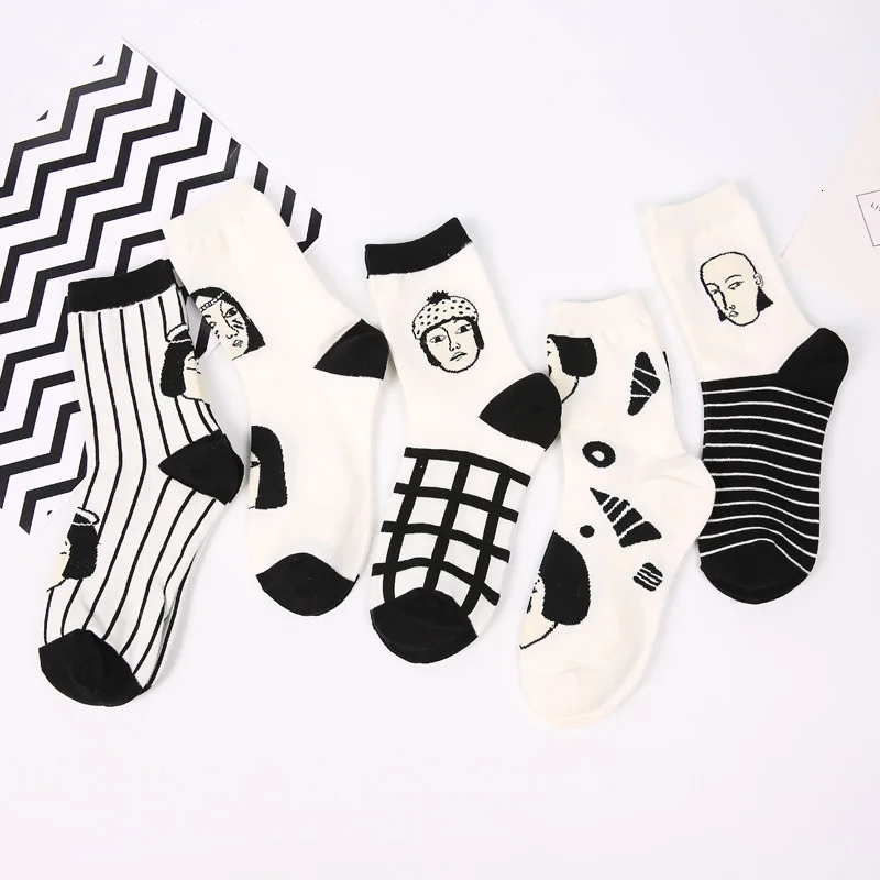 

Japan Style Cool Sexy Women Funny Head Patterned Ankle Socks Cotton Stylish Hipster Art Casual Black and White Style Socks Tide