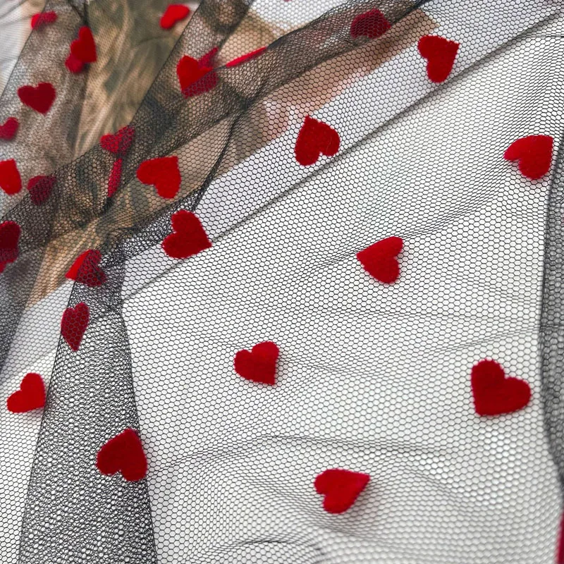 Высококачественная Мягкая сетчатая ткань в горошек с красным сердцем гипюровая