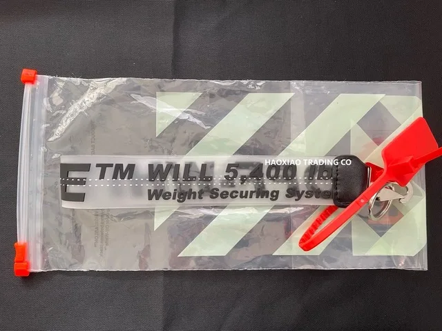 

Event 45% Yellow White Epoxy Resin Keychain Popular Street Fashion in Europe America Car Keychain Men's Women's Bag Pendant