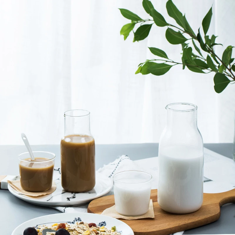 Кувшин небольшой емкости для напитков в японском стиле с набором чашек