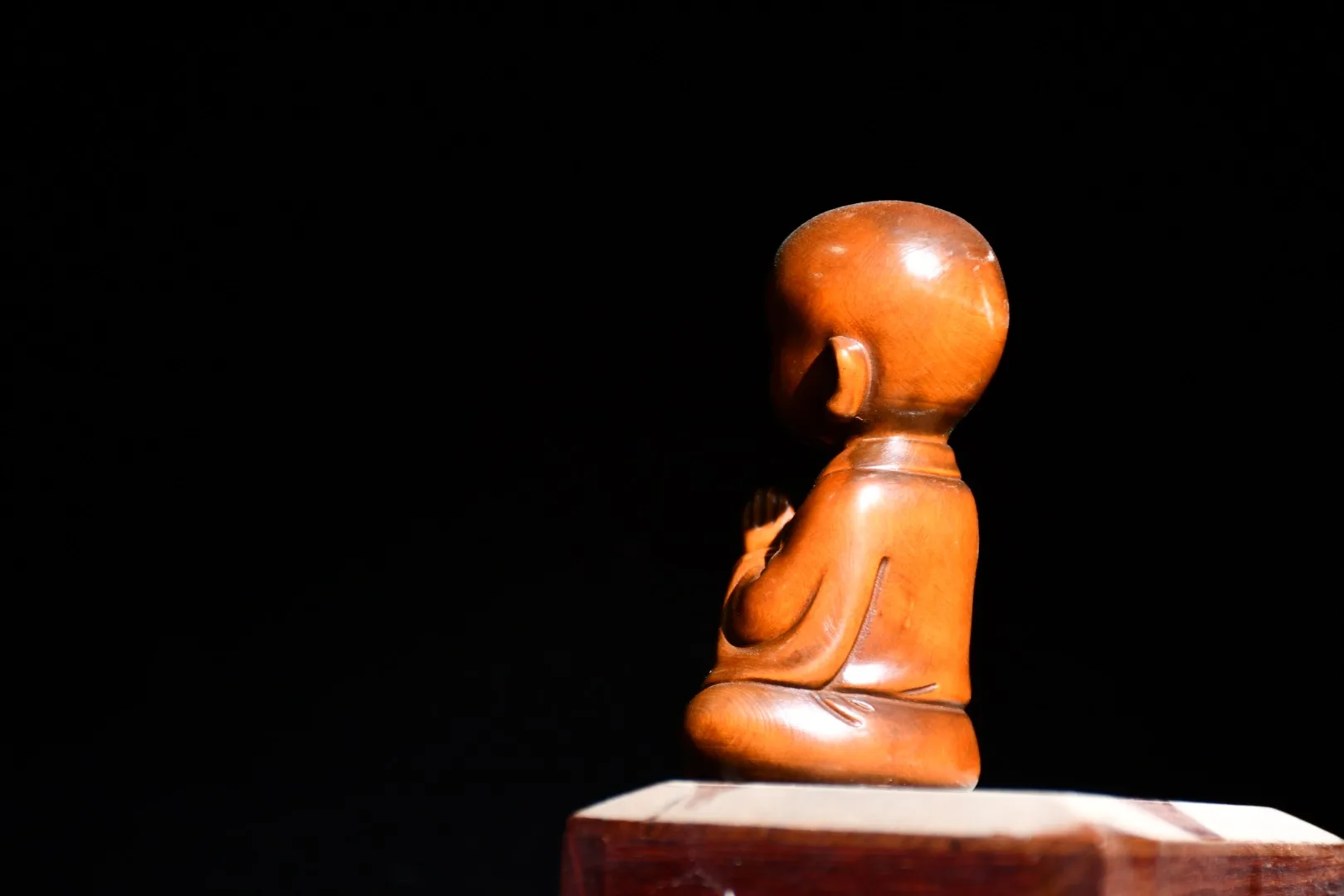 

5"China Lucky Old Boxwood Hand-carved Monk statue Little monk meditation Enlightenment Great Enlightenment Office Ornaments