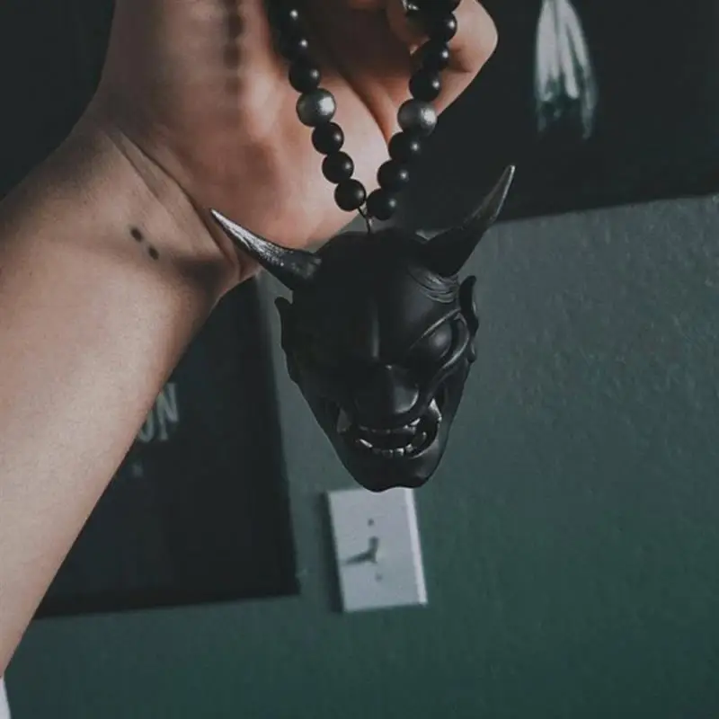 

Japanese Oni Samurai Helmet Car Hanging Pendant Face Protective Samurai Kabuto Masks Car Rear View Mirror Pendant Car Decoration