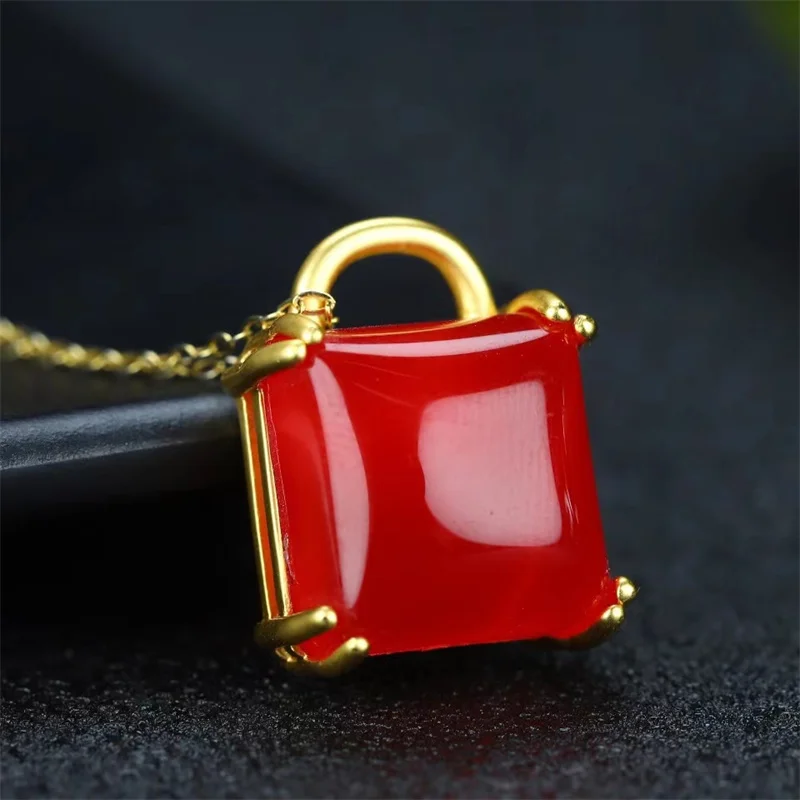 

Hot Selling Natural Hand-carved Jade Copper Plated 24k Red Chalcedony Lock Necklace Pendant Fashion Jewelry Men Women Luck Gifts