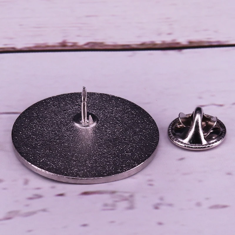 Шлем Awe Pin Viking Knot Badge Фотофон чтобы помочь вам найти дорогу во время шторма и