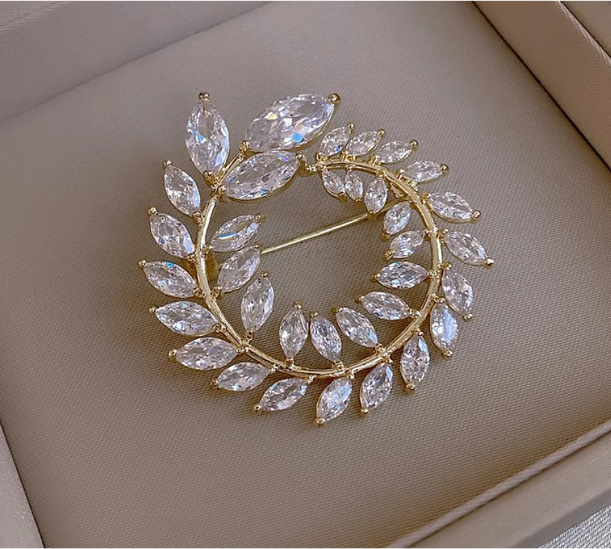 

Trend Micro-inlaid zircon willow branch leaf christmas Lapel pin Alloy Women's brooch fashion jewelry