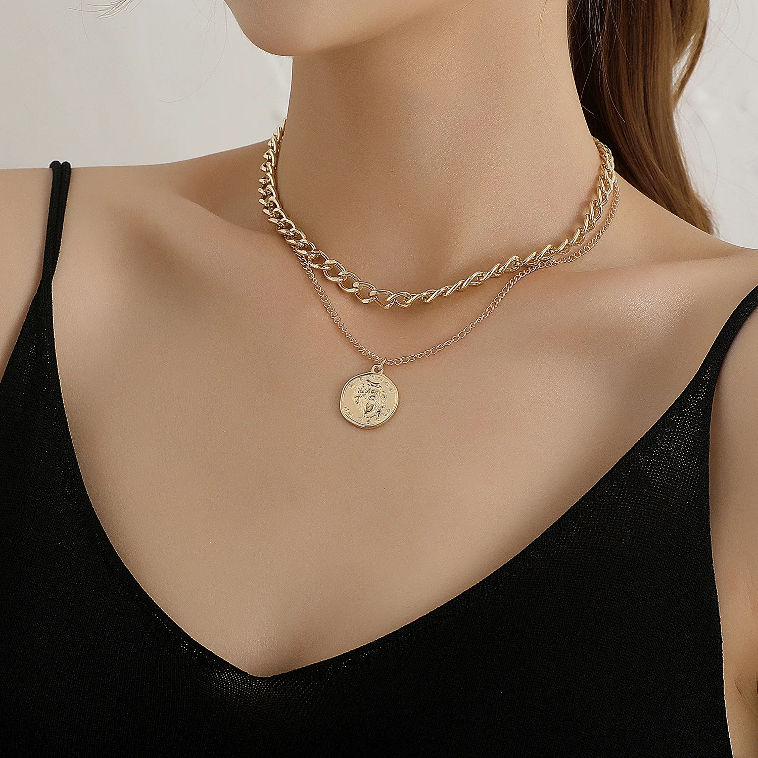 

Vintage Chunky Chain Choker Necklace Women Layered Thick Link Chain Necklaces Gold Silver Portrait Coin Pendant Fashion Jewelry