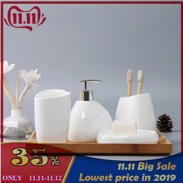 Белый диспенсер для мыла аксессуары зубной щетки набор из четырех предметов