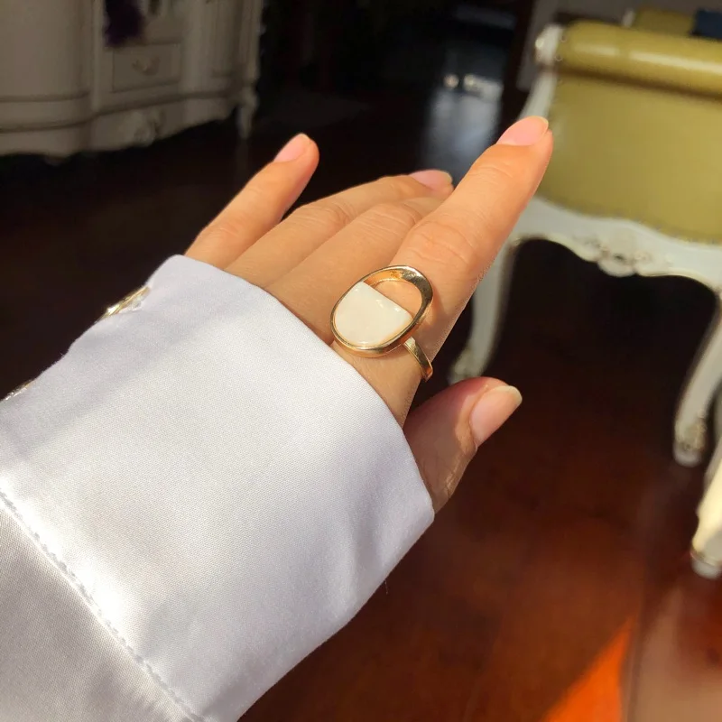 Элегантное модное кольцо овальное женское обручальное с геометрическим