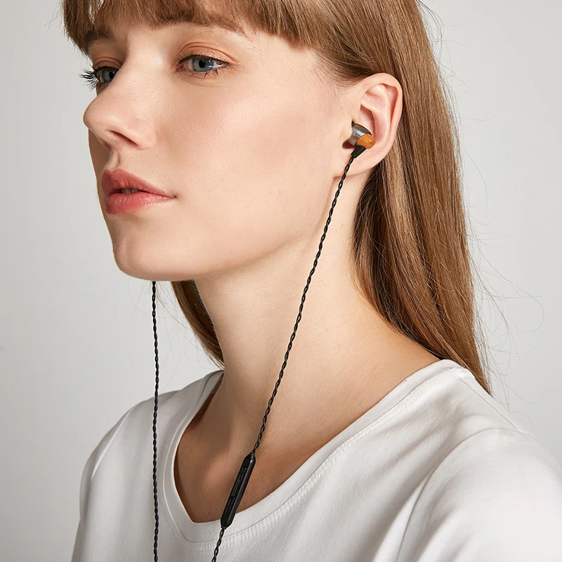 Наушники-вкладыши Astrotec AM800M с микрофоном сертифицированные по дереву и металлу |