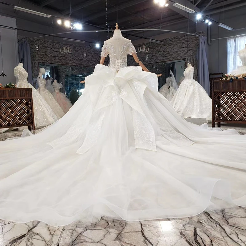 Свадебное платье HTL1667 украшенное жемчугом и опалесцентными пайетками 2020