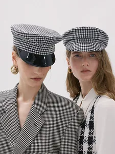 Для женщин Шапки с закруглёнными краями и пуговицей сверху Кепки s без каблука с надписями и рисунком в клетку военные Кепки s Британский винтажный Козырек Кепка Кепки