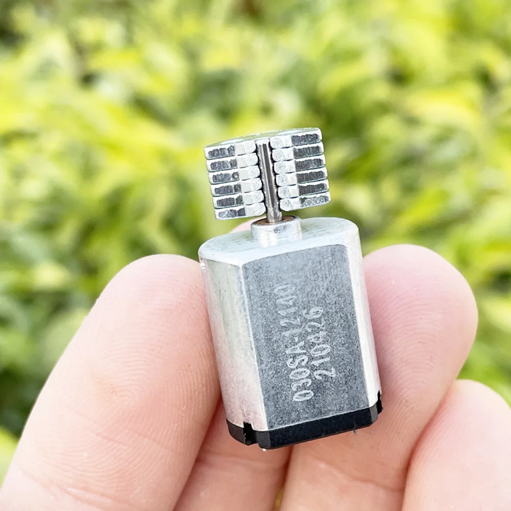 Микро 030SA-12140 Вибрационный двигатель постоянного тока 3 в 3,7 в, вибратор для мини-массажной палочки для красоты с серебряным эксцентриковым двигателем с колесной головкой