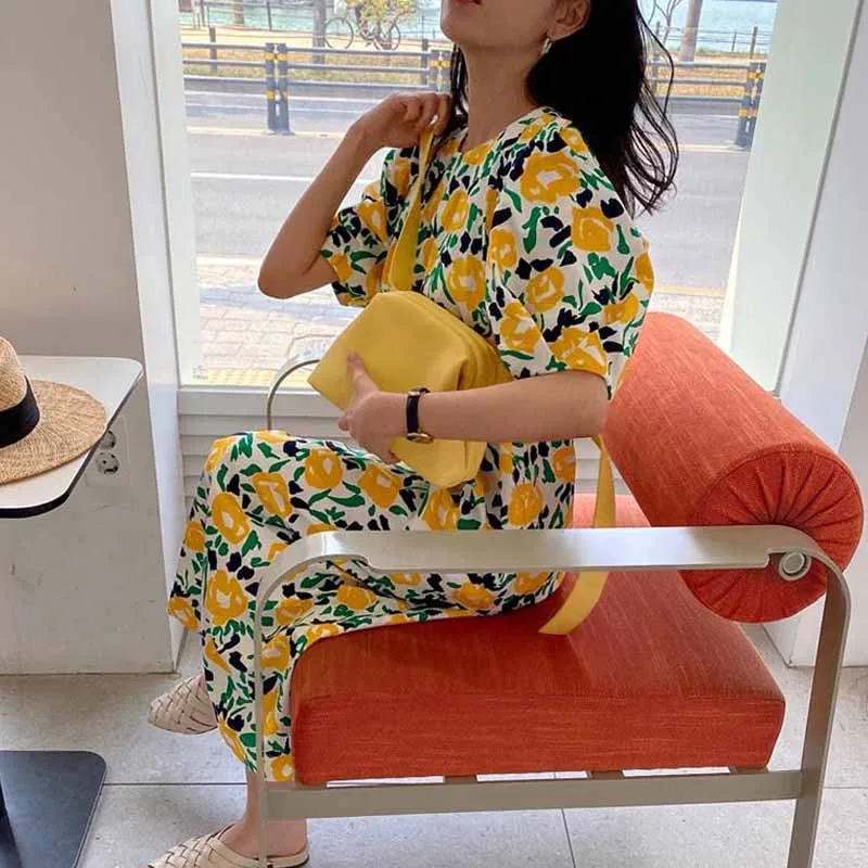 

2020 New Summer Women bohemian dress Vintage Loose High Waist Slim Was Thin Elegant Flower Print Puff Sleeve Maxi Dress