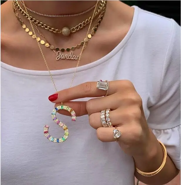Новые модные ювелирные изделия iced out micro pave cz красочные радужные Багеты ожерелье с буквенными подвесками для женщин мужчин хип хоп ювелирные изделия