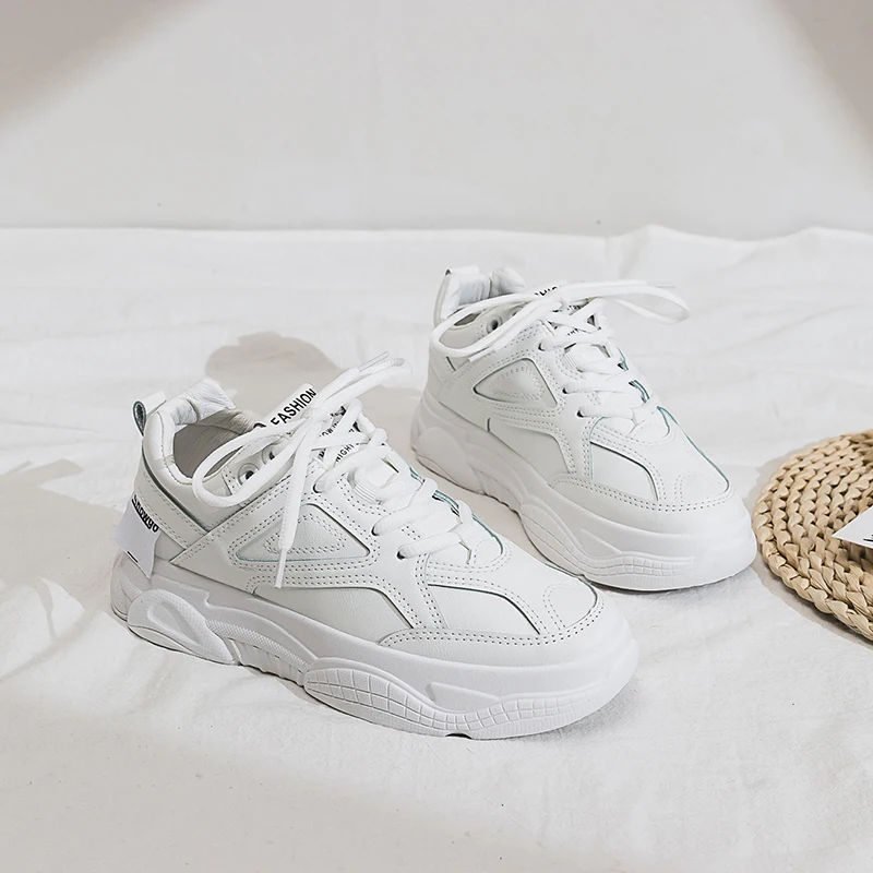 

Little white shoes female 2021 spring student running board shoes female breathable board shoes Korean version