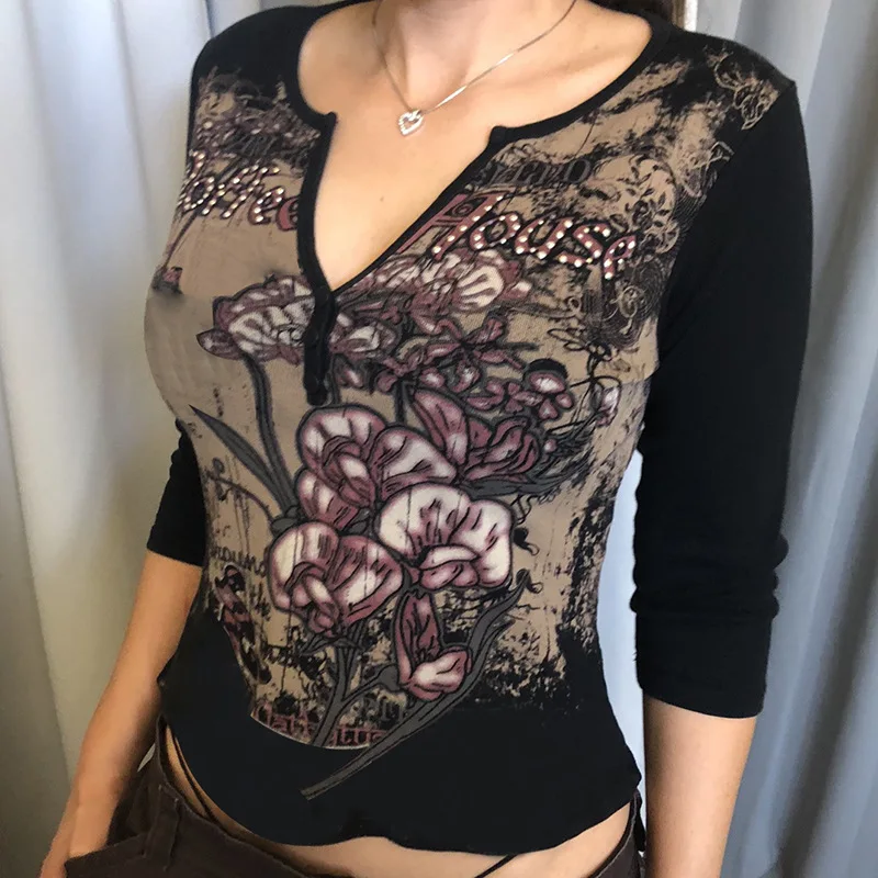 

WENYUJH Sexy V Neck Goth Tops Dark Academia Long Sleeve Slim T-Shirts Harajuku Aesthetic Floral Printed Lady Gothic Clothes