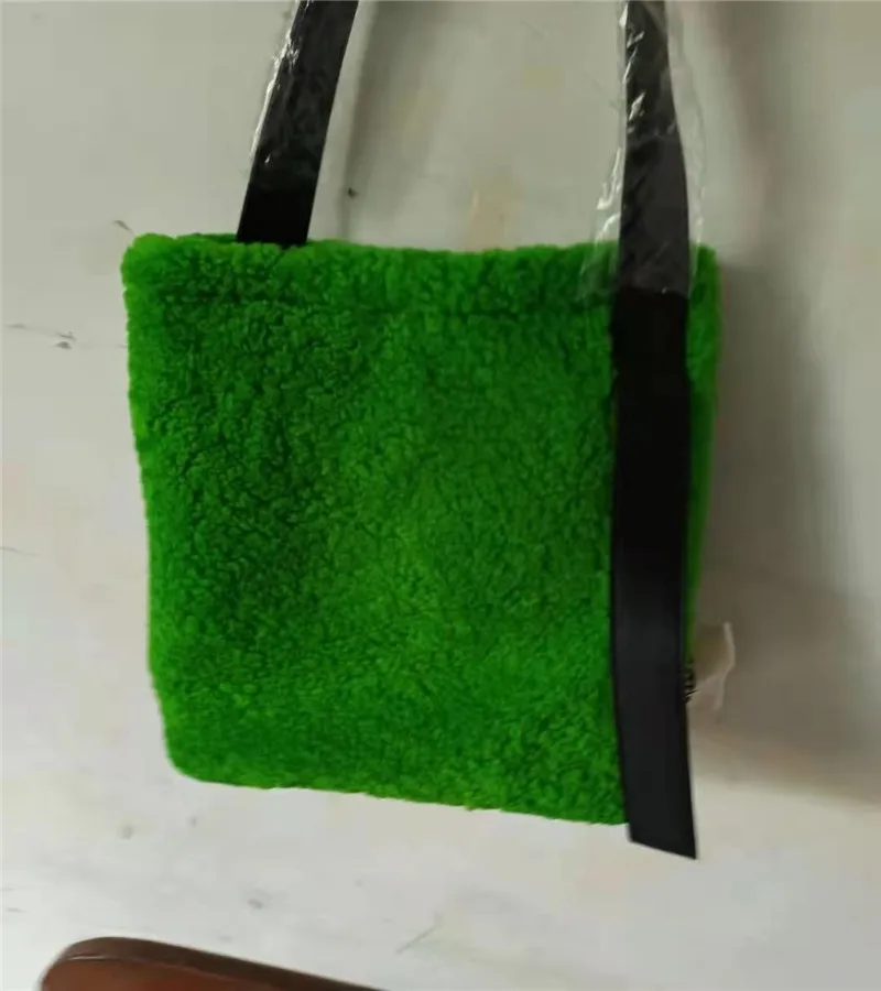 

New net red with green real lamb wool wool bag plush bucket bag hand shoulder bag large capacity women's bag