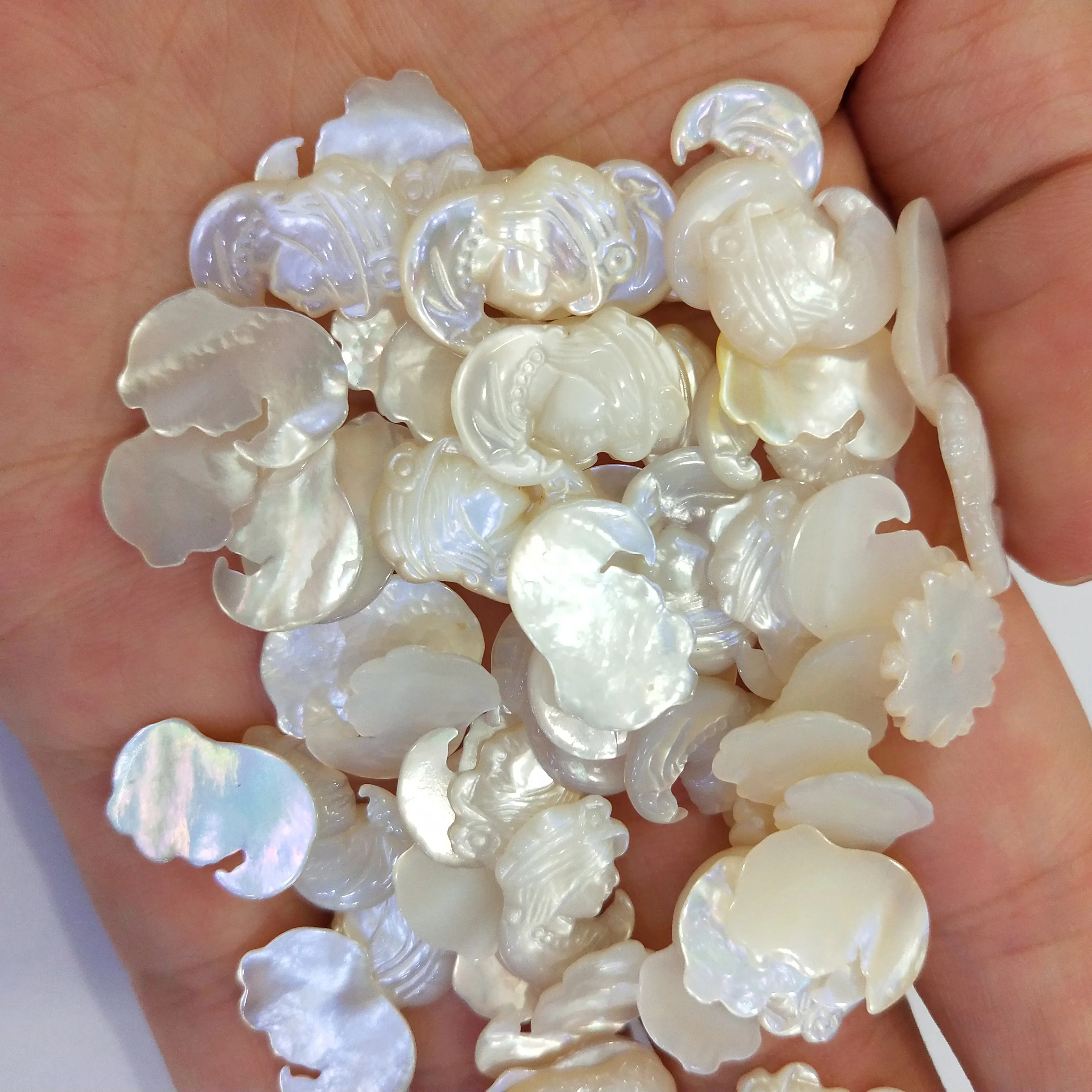 

New Beauty Head Shape Shell Polished Closed Bead Buckle DIY Bracelet Necklace Earrings Jewelry Making Polished Crafts White Cry