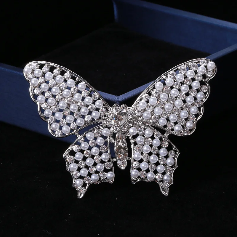 

Lovely Sweet Pearl Butterfly Brooch for Woman Clothes Accessories