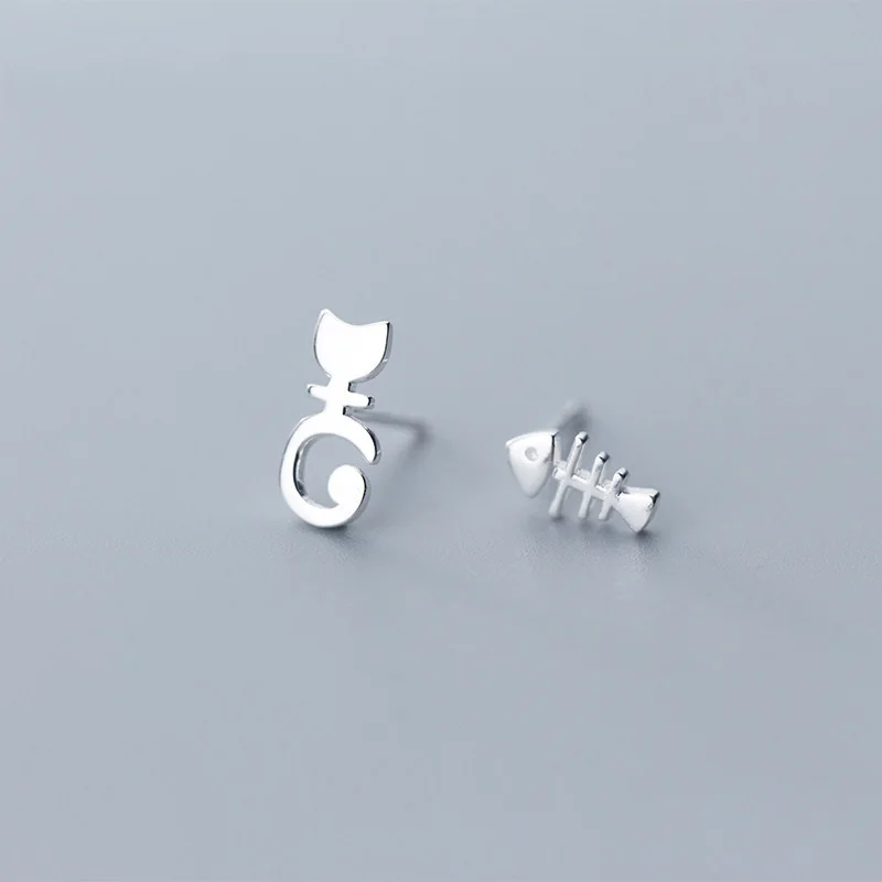 Серьги гвоздики из серебра 2018 пробы с фианитом|Серьги-гвоздики| |