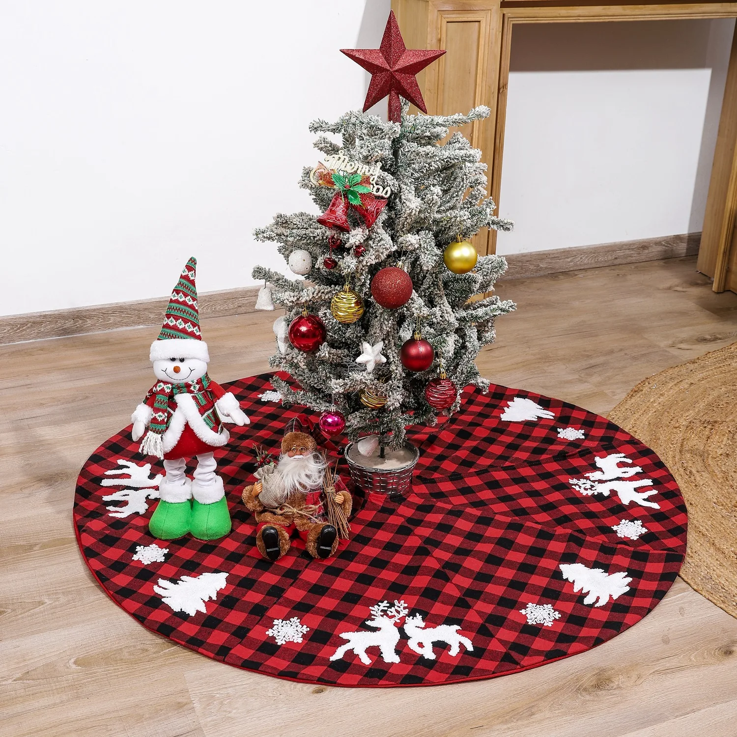 

2021 New Christmas Decoration Embroidered Tree Skirt Elk Tree Snowflake Eight Piece Skirt Christmas Hall Matching Supplies
