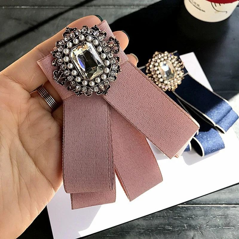 

High-grade Retro Palace Rhinestone Beads Women Broches Collar Flower Lapel Pin Clothes Accessories Crystal Bows for Girls Gifts