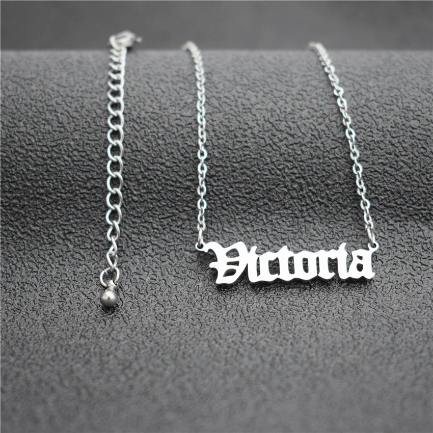 Crukiss Old English Custom Necklace Stainless Steel Name Victoria Gift Nameplate Pendant Necklace2019 | Украшения и аксессуары