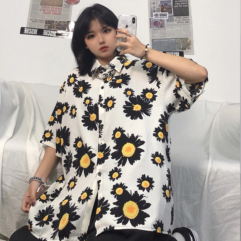 

Spring new Harajuku style retro all-match daisy print short-sleeved women shirt