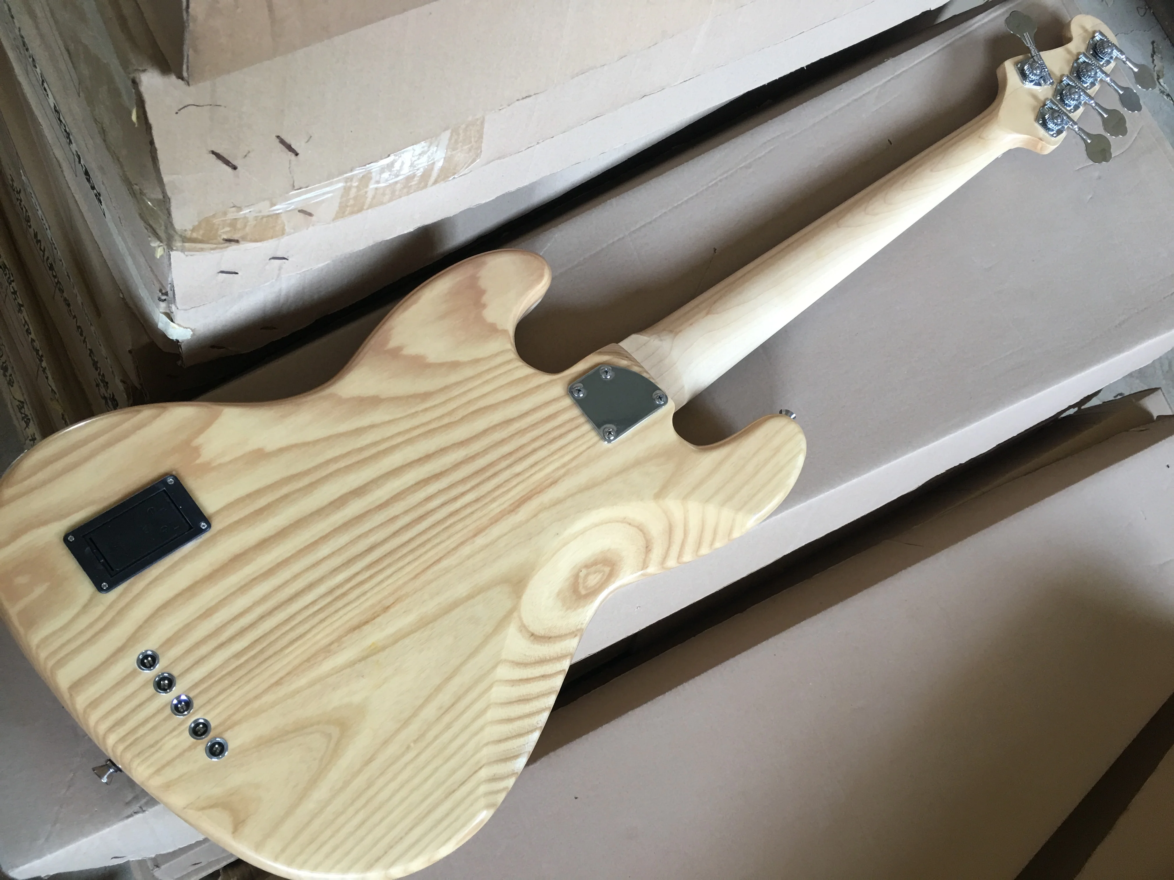 

China guitar factory custom new jazz Electric bass Guitar Natural wood color 5 String Jazz Bass guitar Active pickup In stock 1