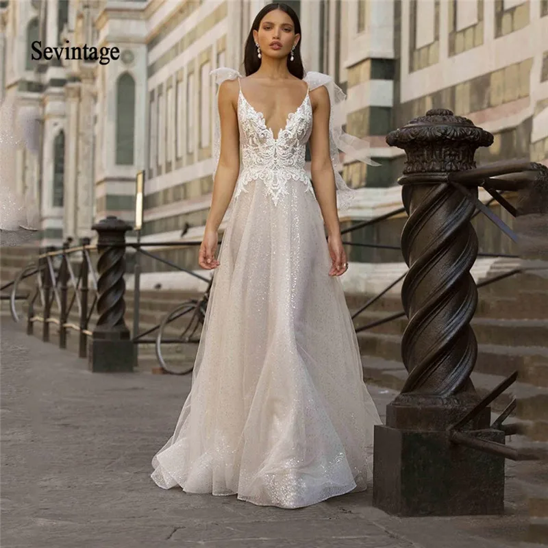 

Sevintage 2020Spaghetti Straps Boho Wedding Dresses Sexy V Neck Lace Appliqued Sequins Tulles Beach Bridal Gowns Abiti Da Sposa