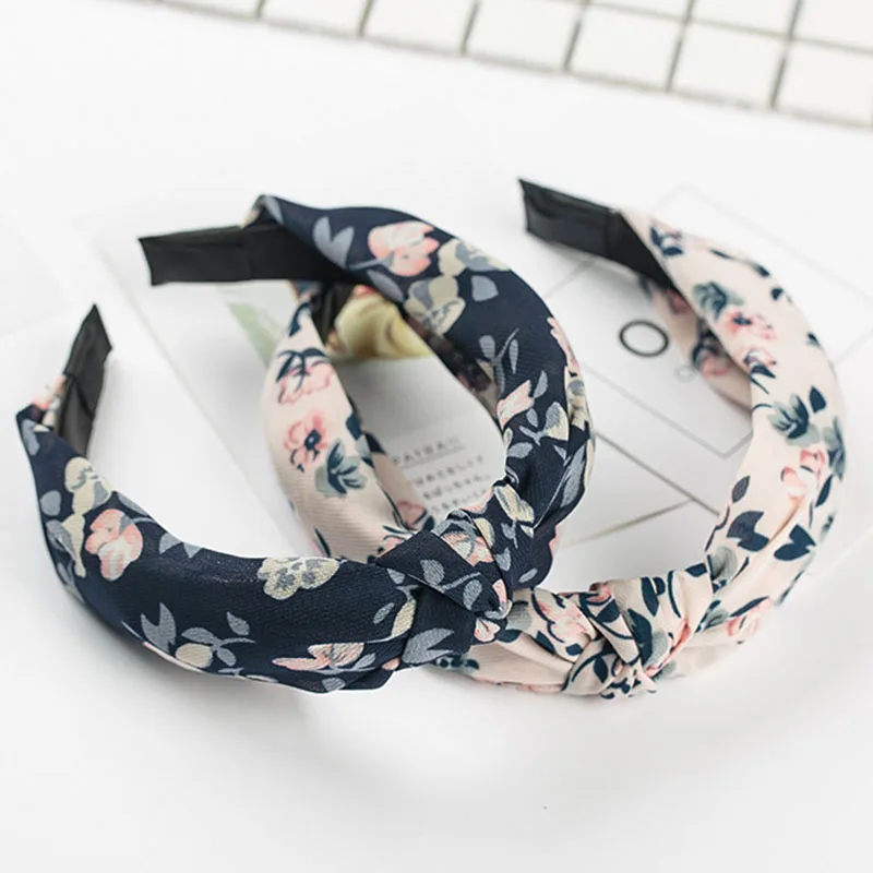 Женская повязка на голову широкая однотонная в цветочек горошек с бантом |