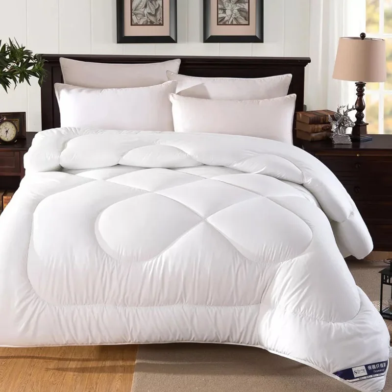 Однотонное толстое теплое одеяло зимнее стеганое для спальни мягкое удобное