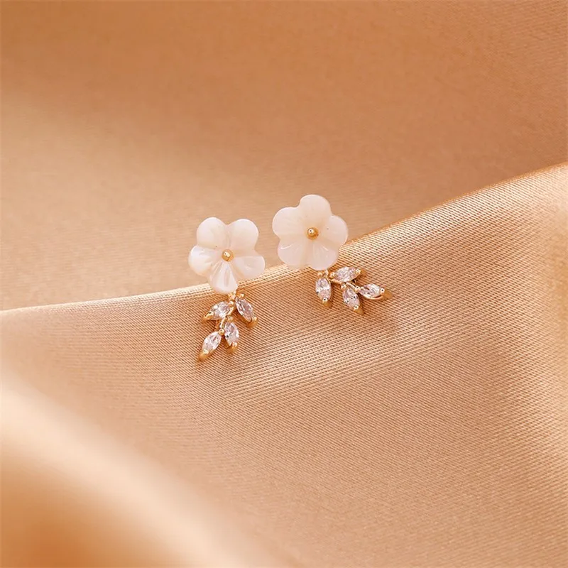 2019 Korean Crystal Flower Stud Earrings For Women Plant Fashion Jewelry Sliver Simple Design Rhinestones | Украшения и