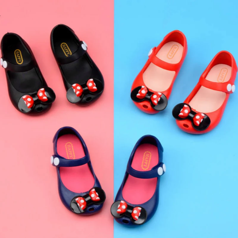 Обувь для маленьких девочек сандалии Новинка лета 2019 обувь с бабочками детские