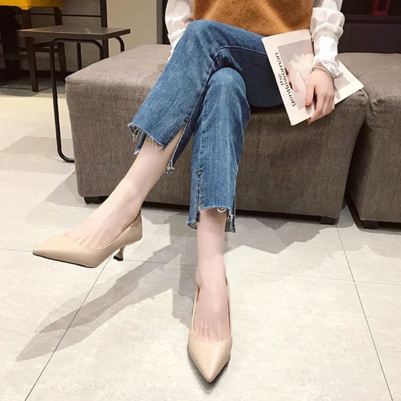 

Новое поступление 2021, весенне-осенняя трендовая женская обувь, Универсальная Женская удобная повседневная обувь с острым носком на высоком...