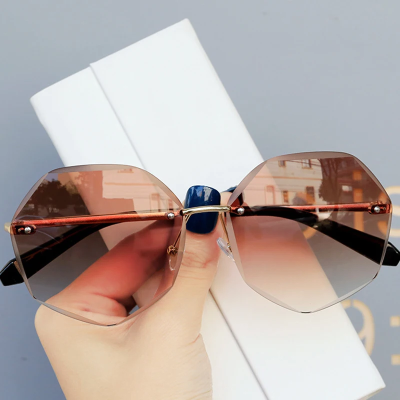 

1Pcs Women Fashion Irregular Girls Colorful Lens Metal Frame Sunglasses Eyewear Glasses Women Sun Glasses Gradient Sunglasses